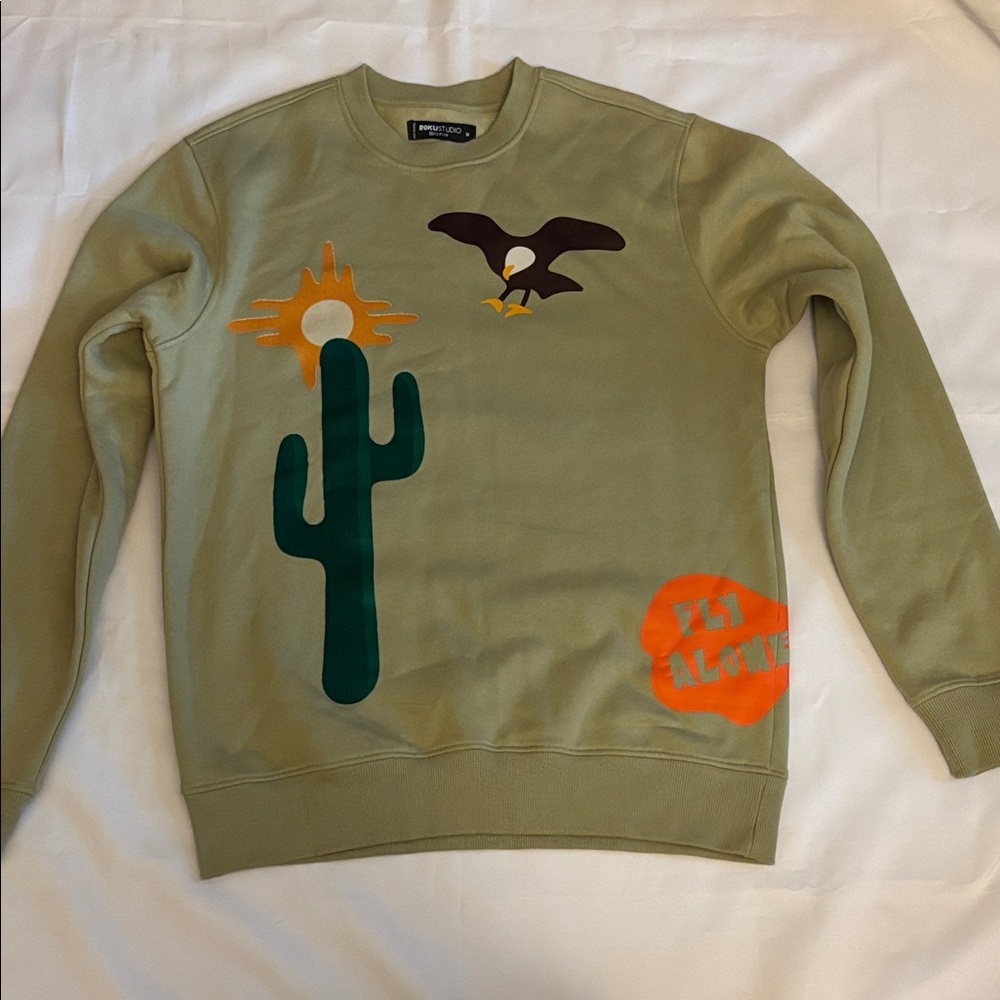 Roku Studio Desert-Themed Graphic Crewneck Sweater Size Medium EUC